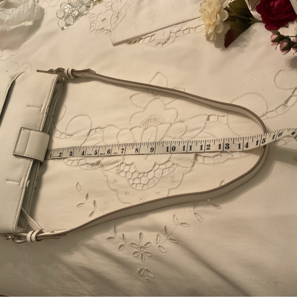 TAHARI “MARLOWE” TOTE BAG FAUX LEATHER, PEARL WHITE - Picture 9 of 16